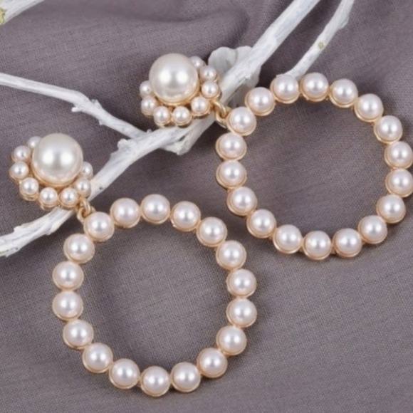 Redvelvetrebel Jewelry - NWT LARGE PEARL HOOP DANGLE EARRINGS